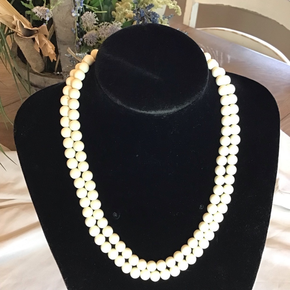 Vintage 1980’s Ivory Glass Beaded Double Strand Matinee Necklace - Picture 3 of 6